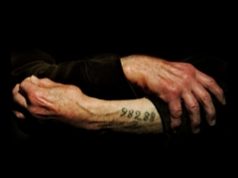 “Testimoni dei testimoni. Ricordare e raccontare Auschwitz”, una mostra