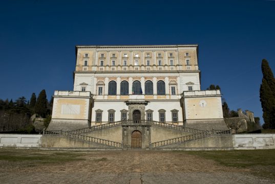 “A Spasso con ABC”, il 21 febbraio la visita a Caprarola e Civita di Bagnoregio